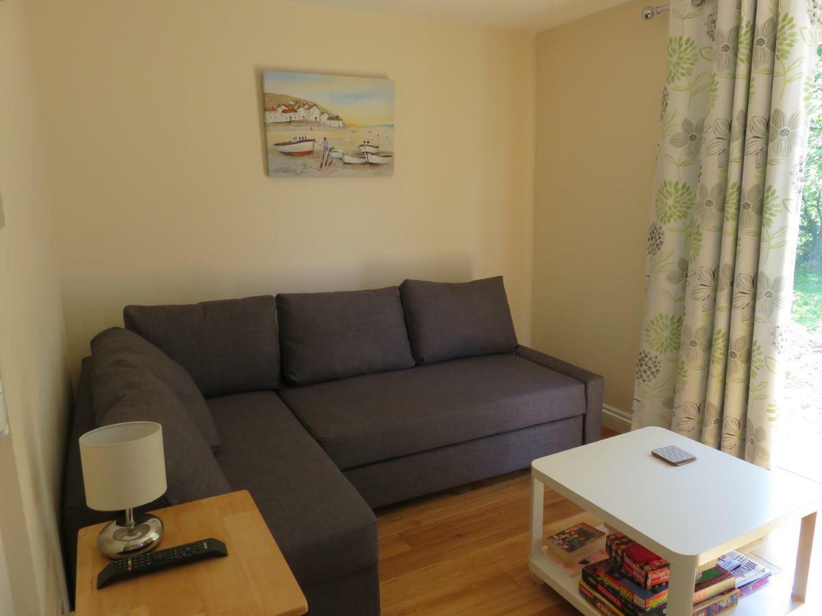 Apple Tree Corner Apartment Yate Bagian luar foto